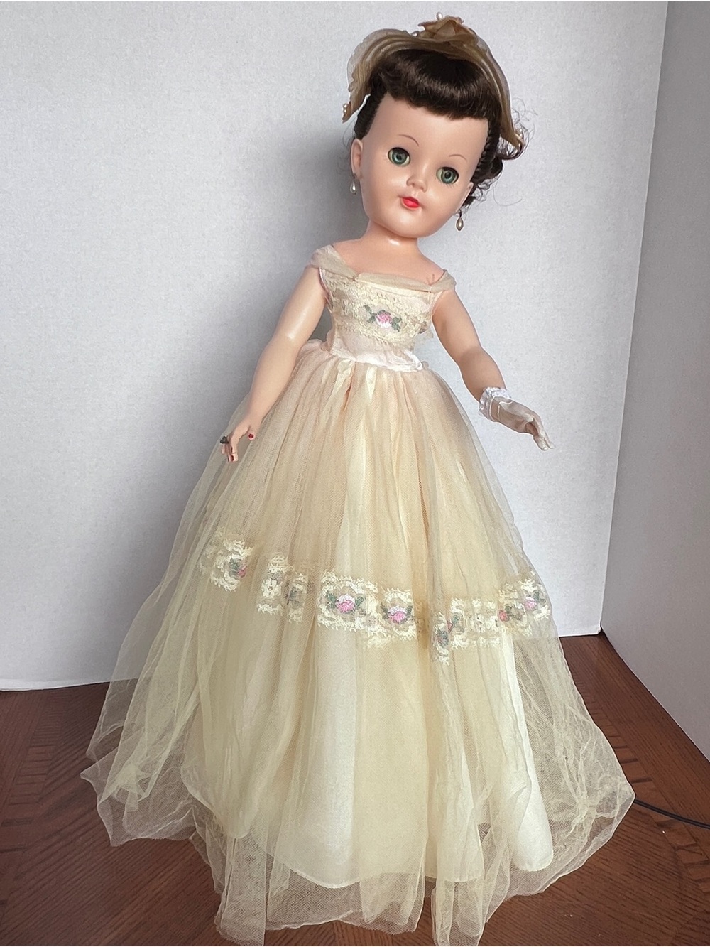 Effanbee Vinyl Plastic Jr Miss Fashion Doll In Original Formal Gown Bride? Maid?